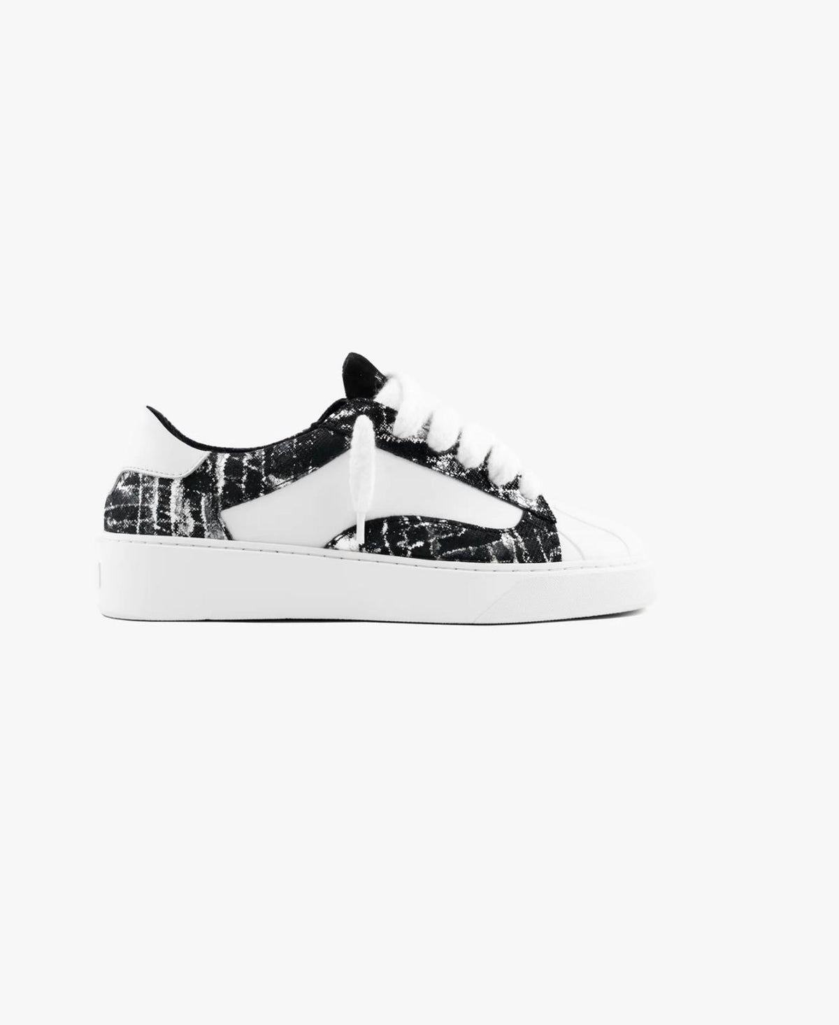NUMERIS shoe